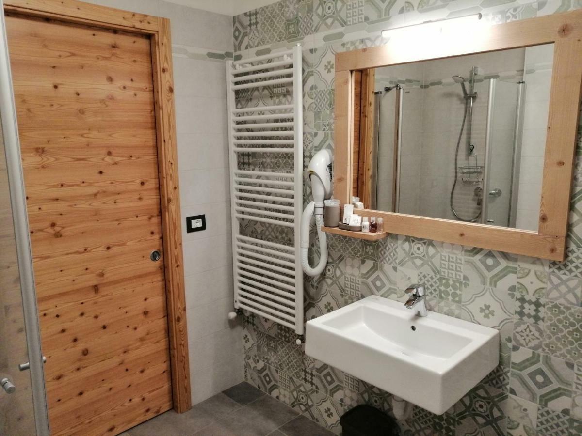 Le 4 Stagioni Hotell Cavedago Eksteriør bilde